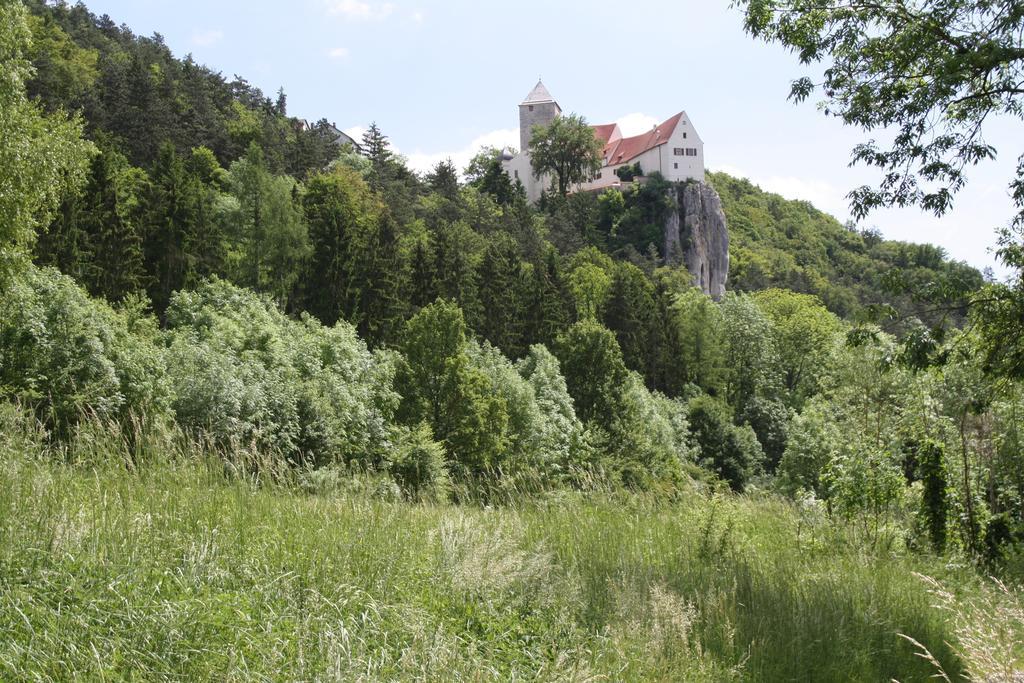 Hotel-Gasthof Zur Krone Riedenburg Esterno foto