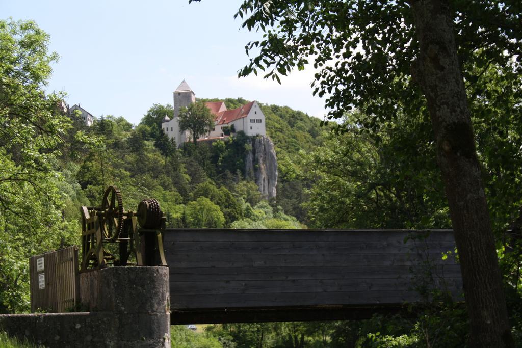 Hotel-Gasthof Zur Krone Riedenburg Esterno foto