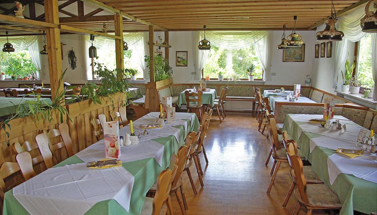Hotel-Gasthof Zur Krone Riedenburg Esterno foto